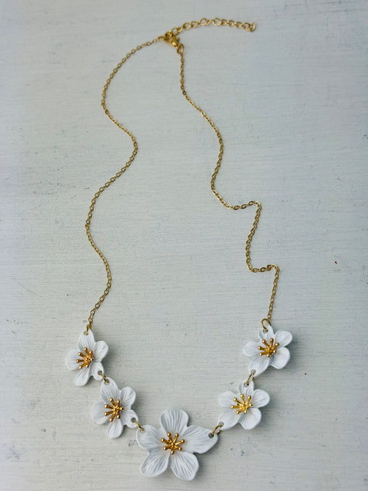 Agnes Necklace - White~ ALL JEWELLERY 3 FOR 2