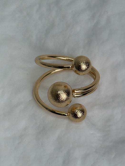 Geometric Ball Ring