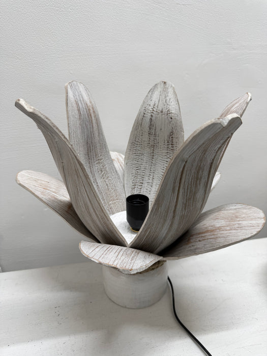 Coco Palm Leaf Bloom Lamp - White Wash