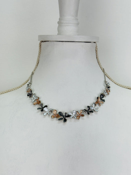 Arche Necklace
