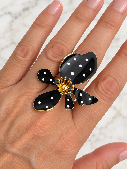 Black Flower Ring