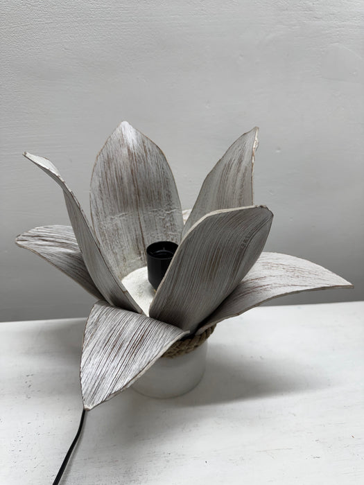 Coco Palm Flower Lamp - White Wash