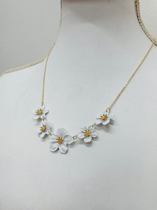 Agnes Necklace - White~ ALL JEWELLERY 3 FOR 2