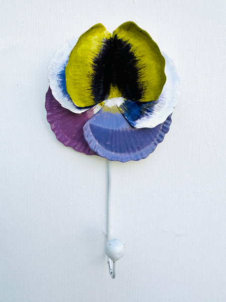 front view of pansy hook