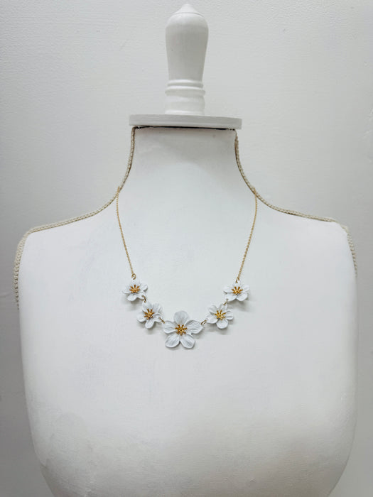 Agnes Necklace - White~ ALL JEWELLERY 3 FOR 2
