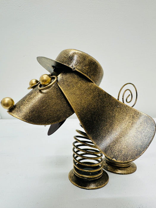 side view of metal dog bungo