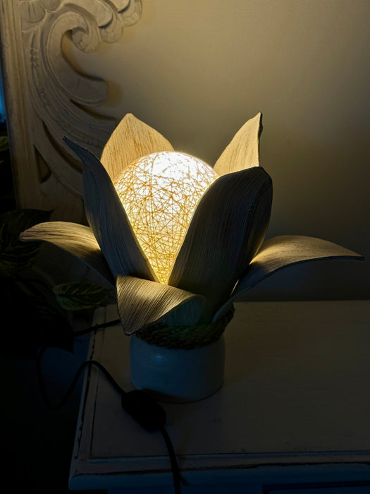 Coco Palm Flower Lamp - White Wash