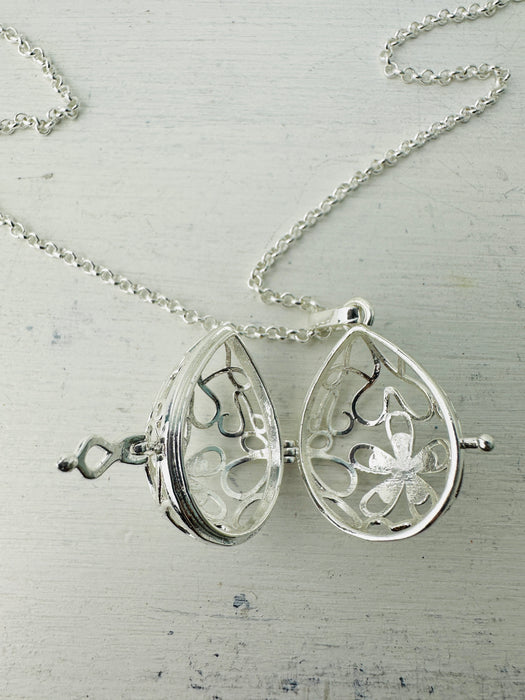 Alma Necklace ~ ALL JEWELLERY 3 FOR 2