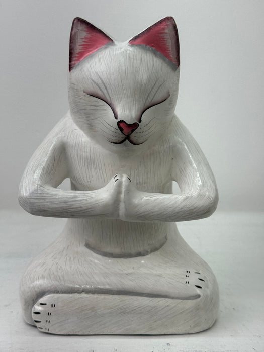 White Lotus Cat