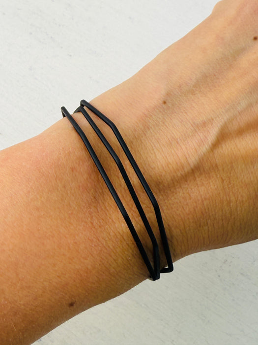 Lata Bracelete - Black ~ ALL JEWELLERY 3 FOR 2