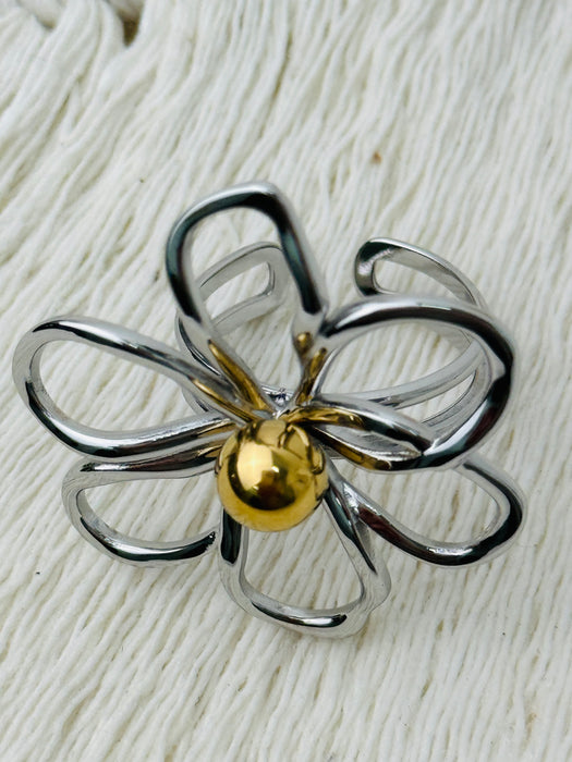 Aveline Flower Ring