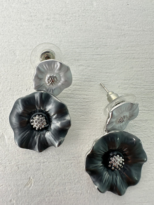 Flora Earrings - Grey & White ~ ALL JEWELLERY 3 FOR 2