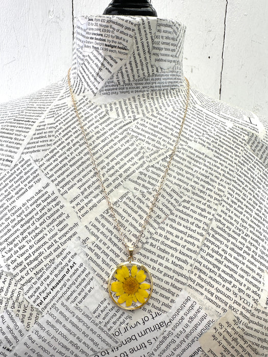 Daisy Necklace - Yellow ~ ALL JEWELLERY 3 FOR 2