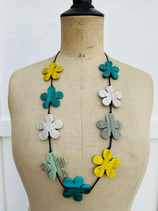 Daisy Necklace - Turquoise ~ ALL JEWELLERY 3 FOR 2