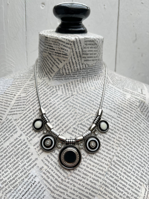 Reine Necklace- Black ~ ALL JEWELLERY 3 FOR 2