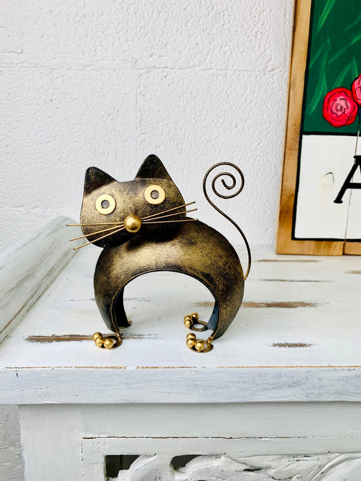 front view of metal cat