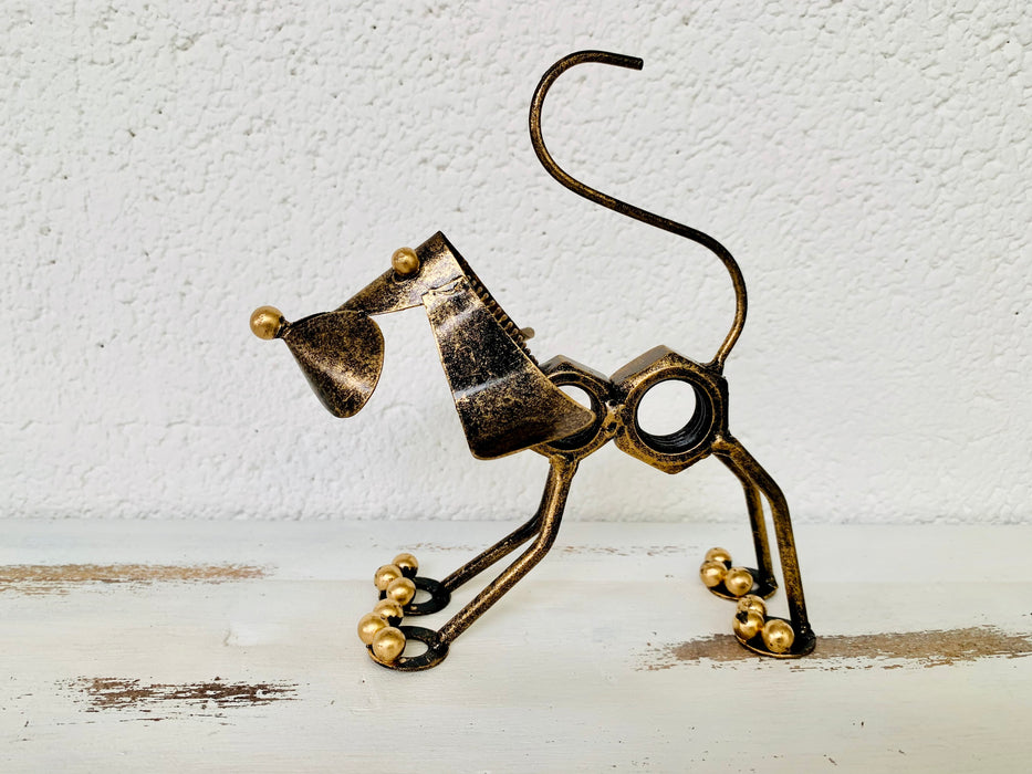 side view of metal dog dexter
