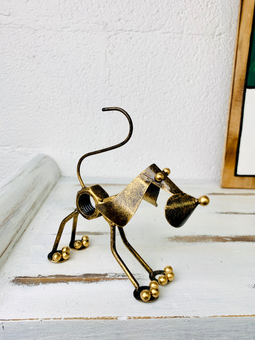 front view of metal dog dexter