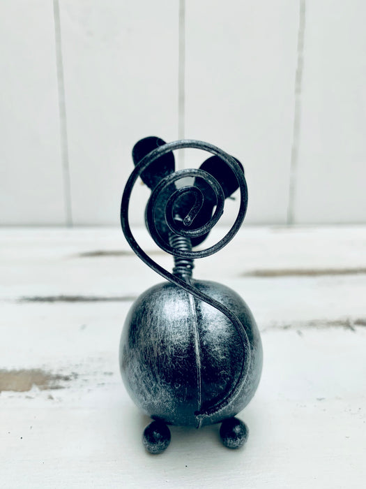 back view of metal mouse millie