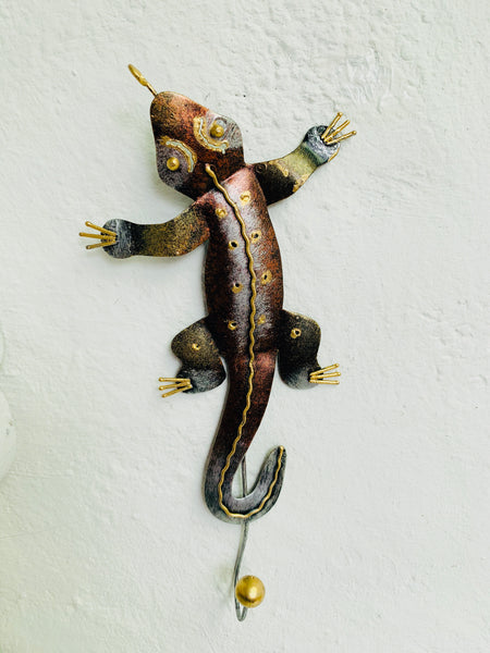 front view of copper gecko hook