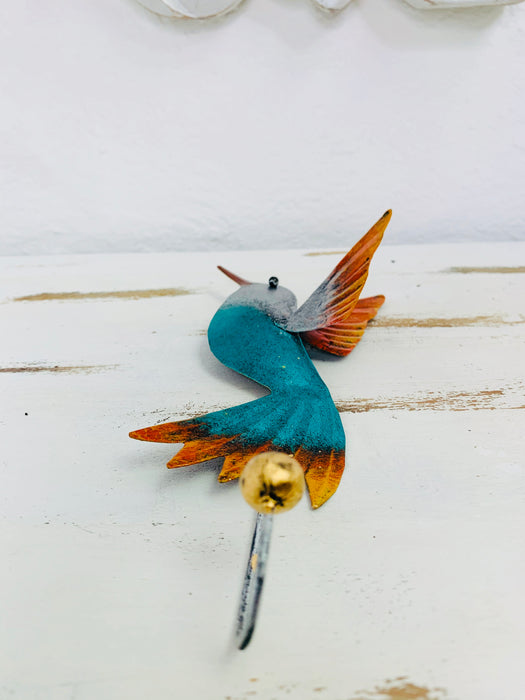 bottom view of humming bird hook