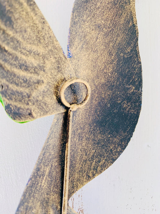 close up of the back hook of the metal hook