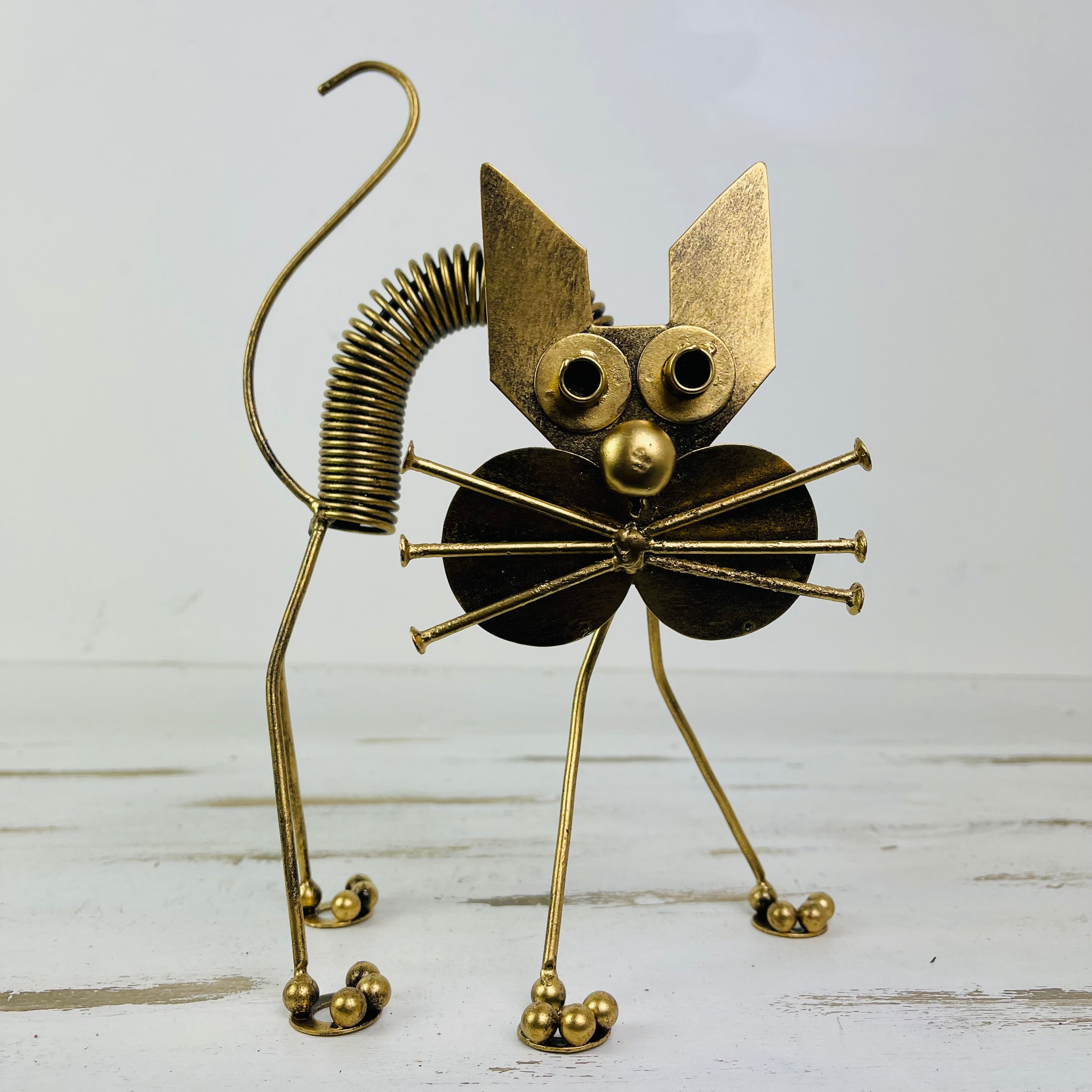 front view of metal scaredy cat 