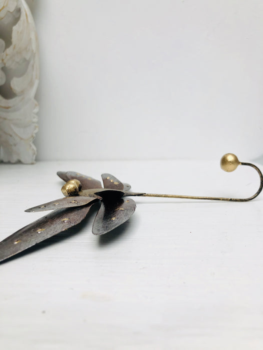 side view of metal dragonfly hook 